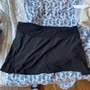 Size 10 lululemon tennis skirt